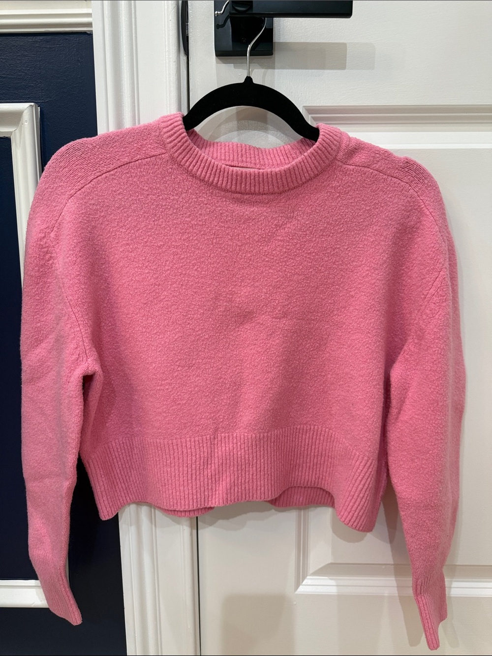 Universal Thread Pink Cropped Crewneck Sweater